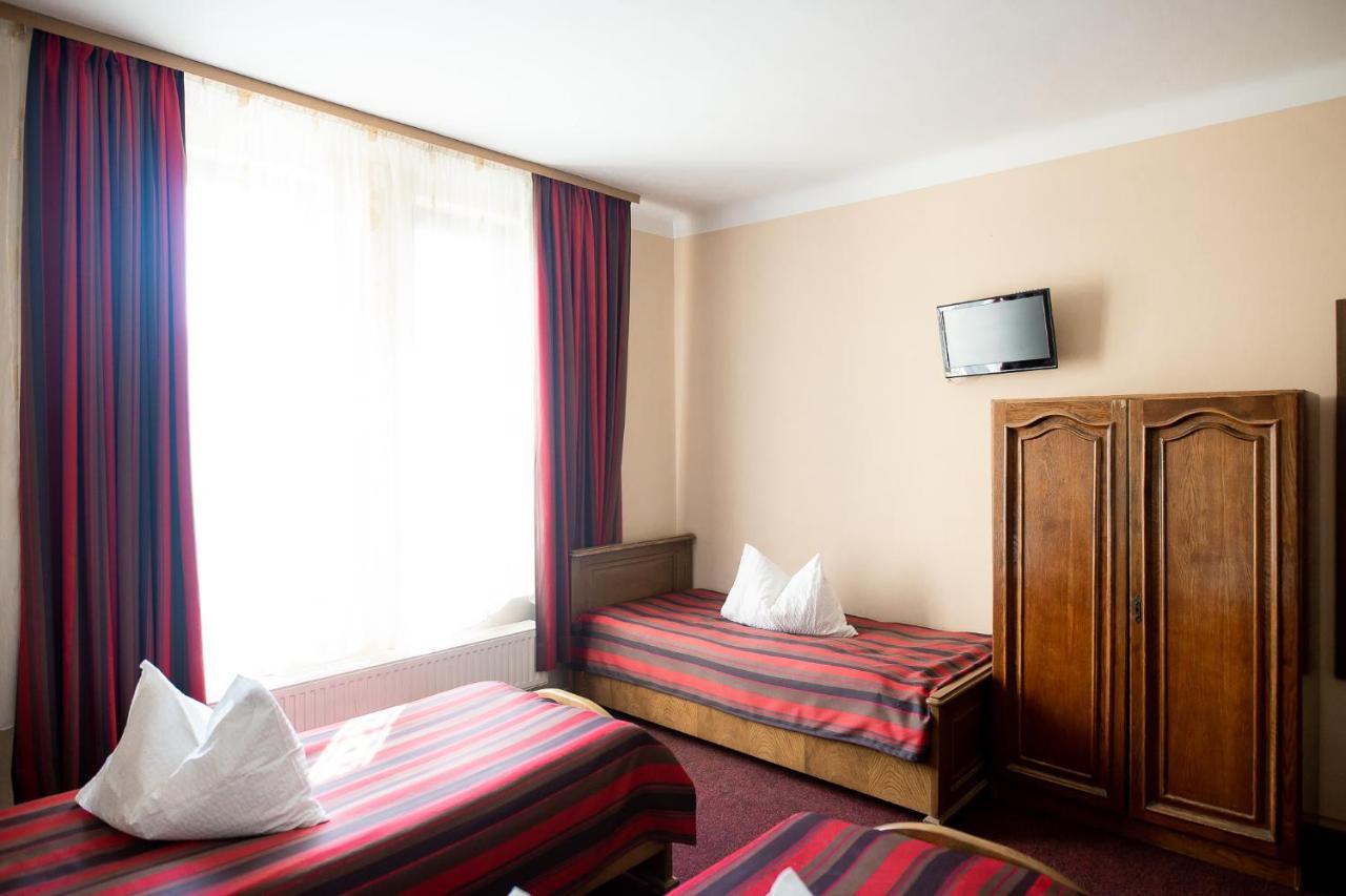 Vila Tineretului Satu Mare Ngoại thất bức ảnh
