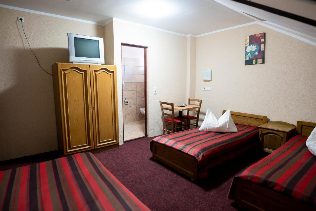 Vila Tineretului Satu Mare Ngoại thất bức ảnh